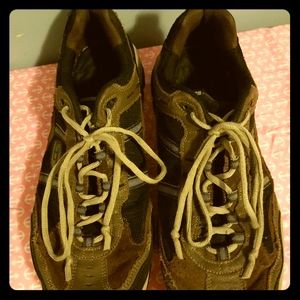 Large men's size 15 skechers